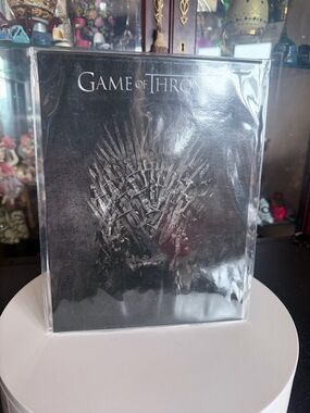Iron Throne Hardcover Collector Book - Black